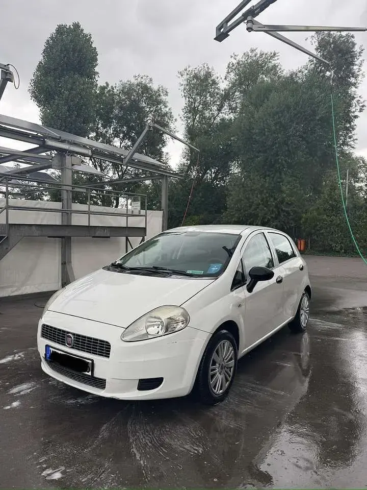 Gebraucht Fiat Grande Punto Active 77 PS (56 kW) 2009 Weiß Kleinwagen