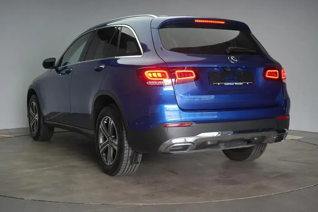 Gebraucht Mercedes GLC300e 320 PS (235 kW) 2022 Blau SUV