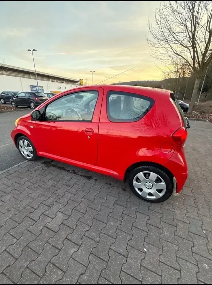 Gebraucht Toyota Aygo 2018 Rot Kleinwagen
