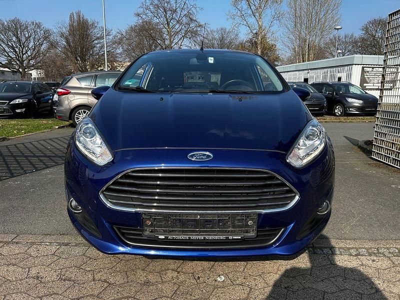 Gebraucht Ford Fiesta Titanium 101 PS (74 kW) 2017 Blau Limousine