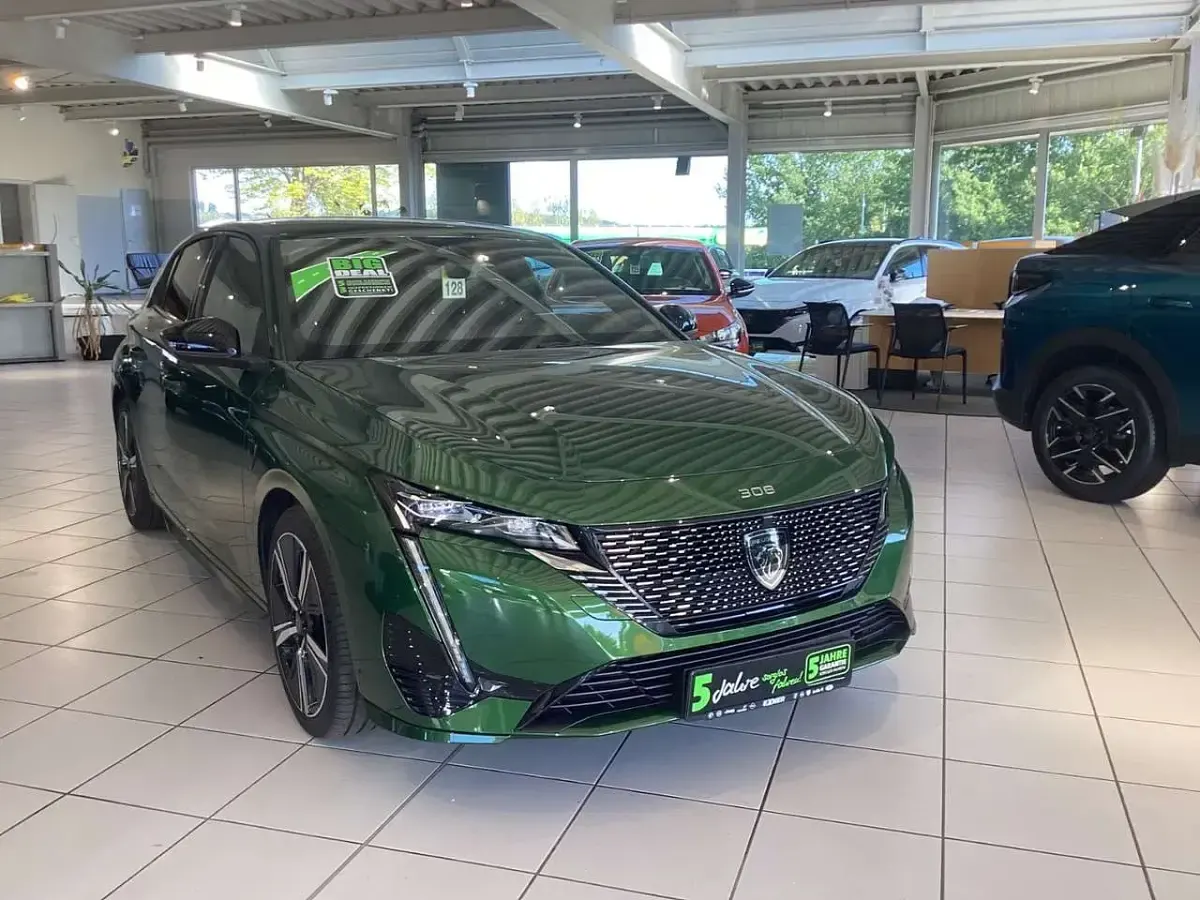 Gebraucht Peugeot 308 GT 131 PS (96 kW) 2024 Grün Limousine
