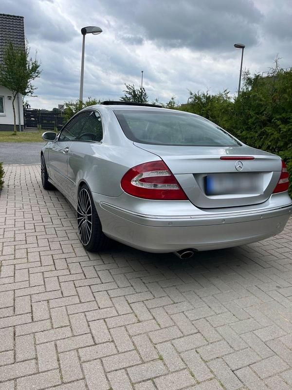 Grau Gebraucht 2004 Mercedes CLK200 Elegance Coupé | 7.500 € (Guter Preis) - Bild 1/4