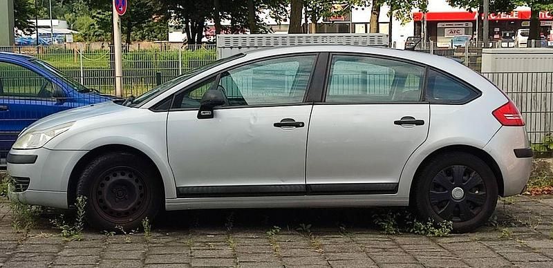 Grau Gebraucht 2006 Citroën C4 Style Limousine | 800 € (Guter Preis) - Bild 1/4