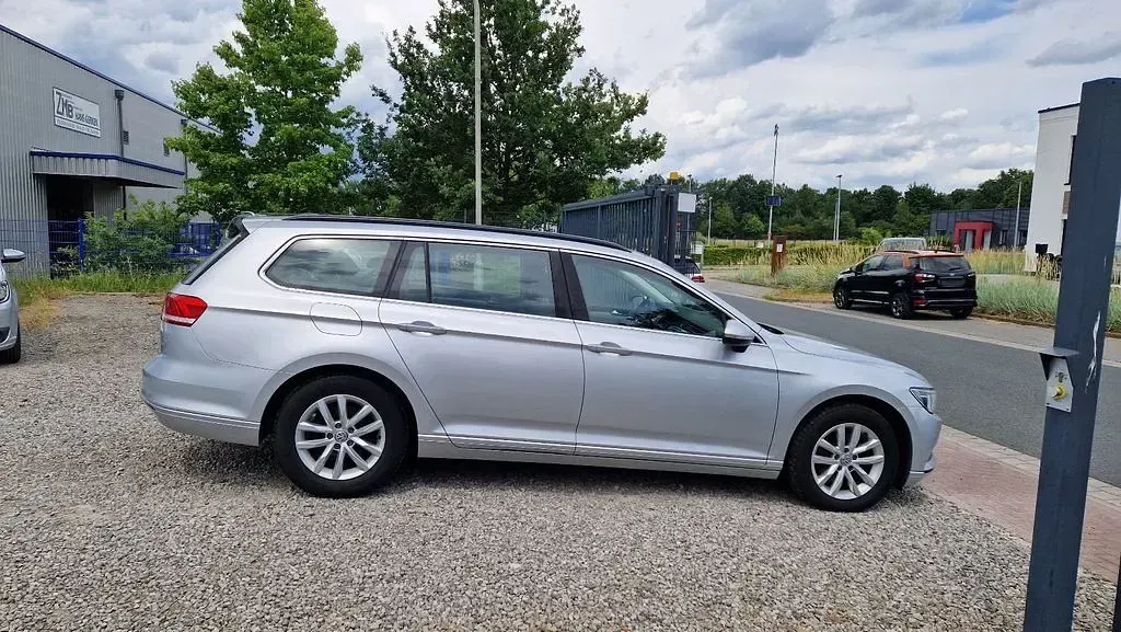 Gebraucht VW Passat Comfortline 150 PS (110 kW) 2018 Silber Kombi