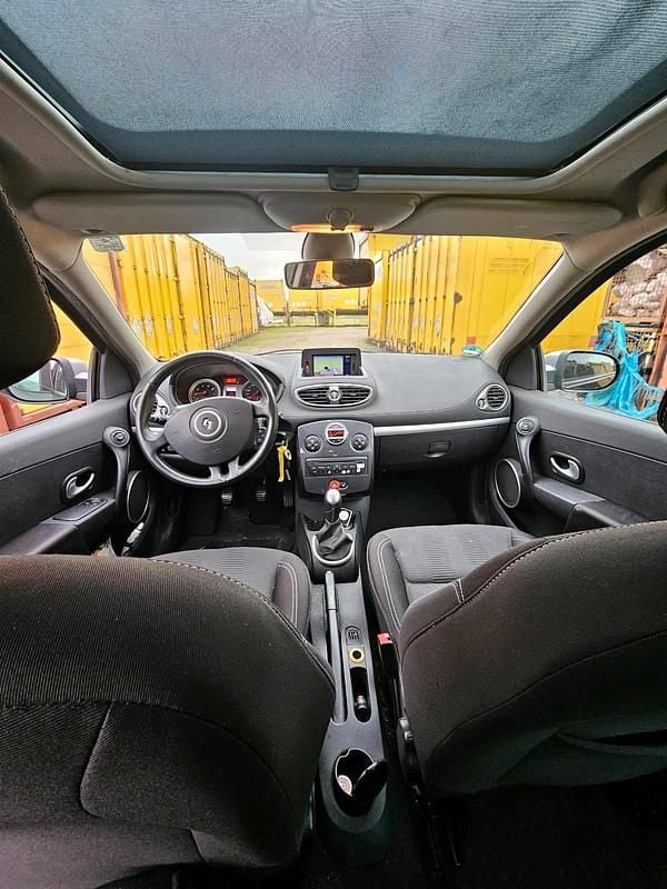 Gebraucht Renault Clio GrandTour 100 PS (73 kW) 2010 Schwarz Kombi