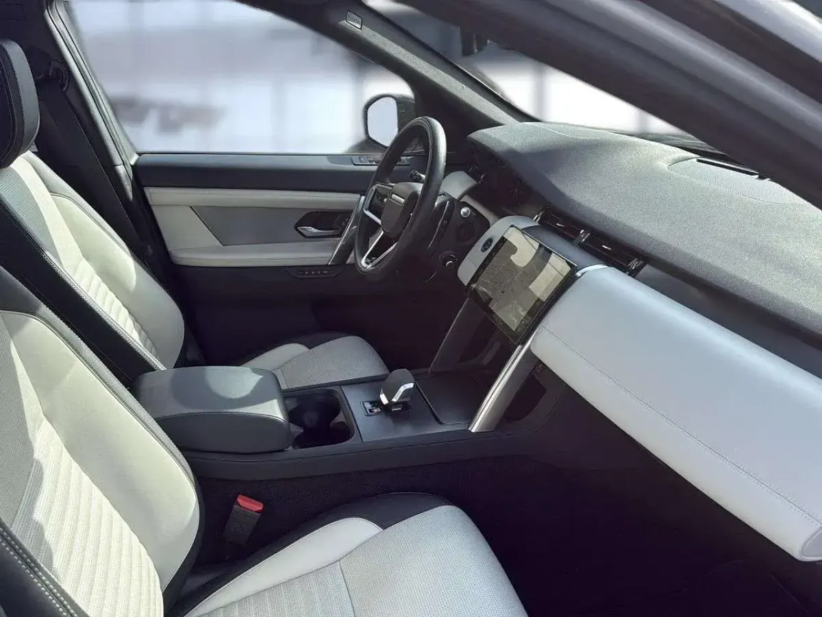Gebraucht Land Rover Discovery Sport HSE Dynamic 204 PS (150 kW) 2024 Silber SUV