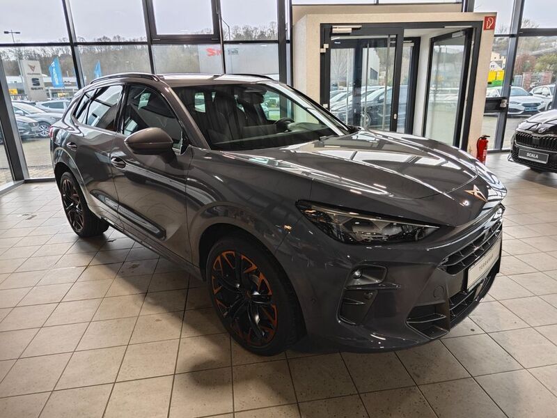 Grau Gebraucht 2025 Cupra Terramar VZ2 SUV | 49.999 € (Teuer) - Bild 1/4