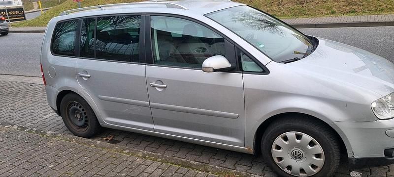 Gebraucht VW Touran 150 PS (110 kW) 2007 Silber Van / Kleinbus