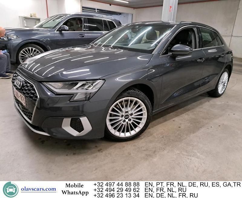Grau Gebraucht 2021 Audi A3 Sportback e-tron Advanced Limousine | 19.481 € (Fairer Preis) - Bild 1/4