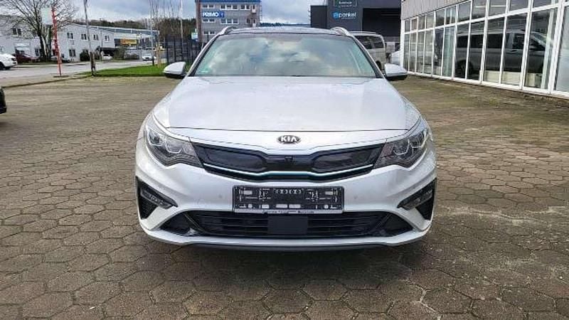 Gebraucht Kia Optima Spirit 154 PS (113 kW) 2019 (4ss) seidensilber met. Kombi
