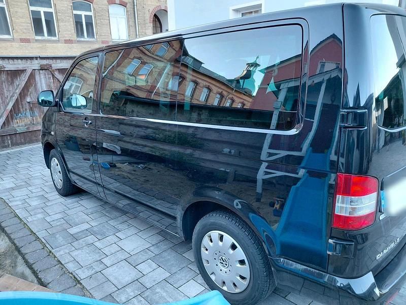 Gebraucht VW Caravelle 140 PS (102 kW) 2012 Schwarz Van / Kleinbus