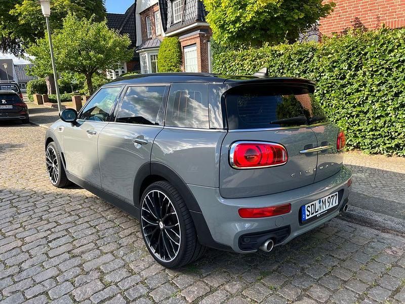 Grau Gebraucht 2018 Mini Cooper Clubman Kombi | 19.100 € (Fairer Preis) - Bild 1/4