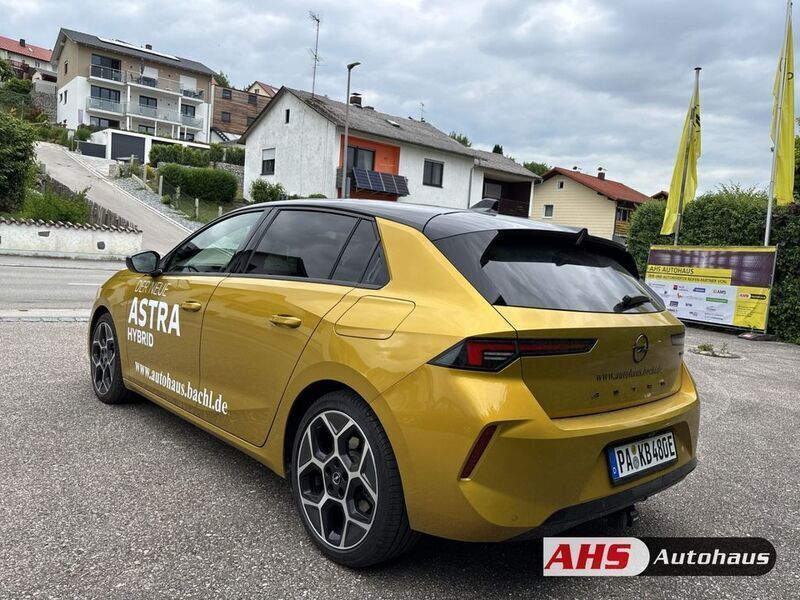 Gebraucht Opel Astra Ultimate 181 PS (133 kW) 2024 Amber yellow metallic Limousine