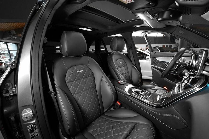 Grau Gebraucht 2019 Mercedes GLC63 AMG AMG SUV | 53.900 € (Fairer Preis) - Bild 1/4