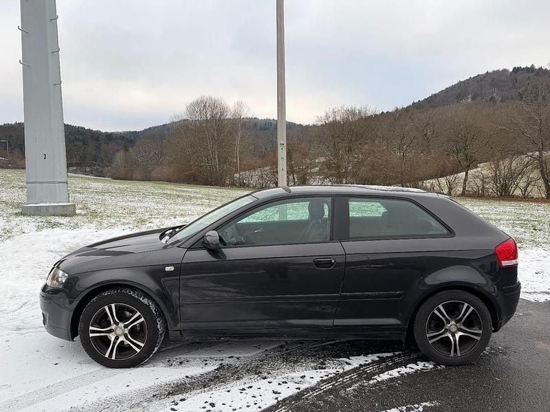 Gebraucht Audi A3 Attraction 105 PS (77 kW) 2007 Grau Limousine