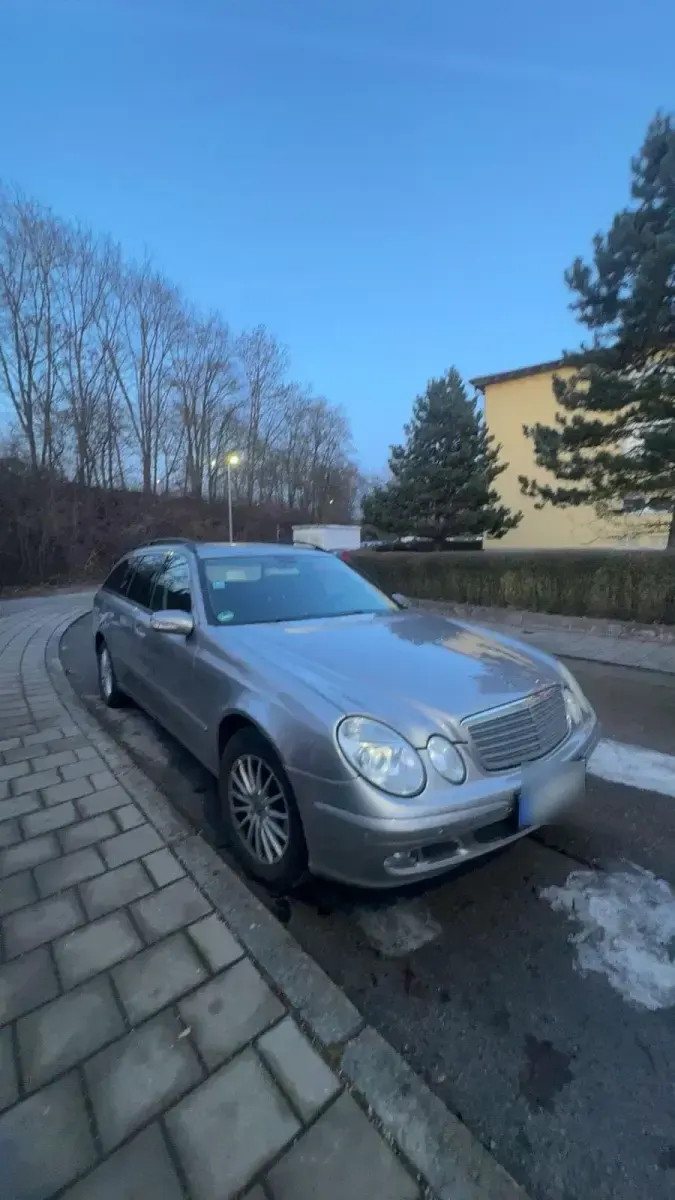 Używany Mercedes E280 190 KM (139 kW) 2005 Szary Kombi
