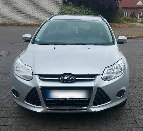 Silber Gebraucht 2011 Ford Focus Kombi | 3.550 € (Fairer Preis) - Bild 1/4