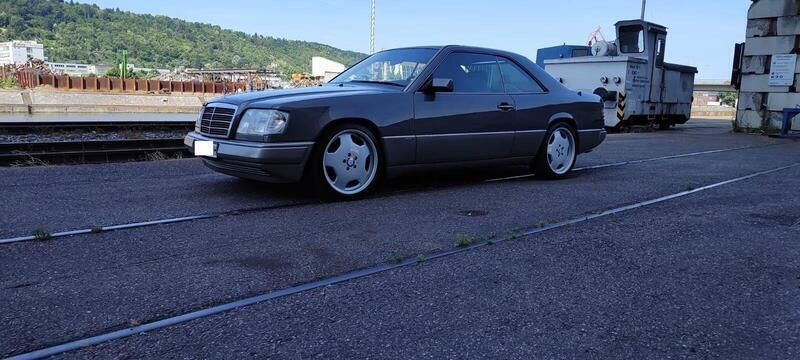 Grau Gebraucht 1993 Mercedes E320 Coupé | 14.500 € - Bild 1/4