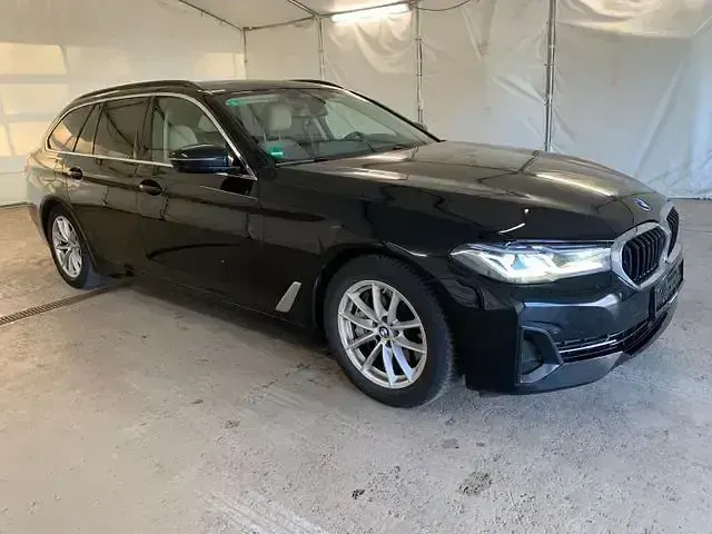 Gebraucht BMW 530 Performance 286 PS (210 kW) 2021 Schwarz Kombi