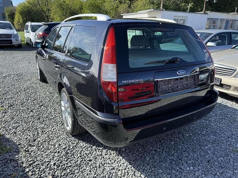 Gebraucht Ford Mondeo Ghia 155 PS (114 kW) 2005 Pantherschwarz metallic Kombi