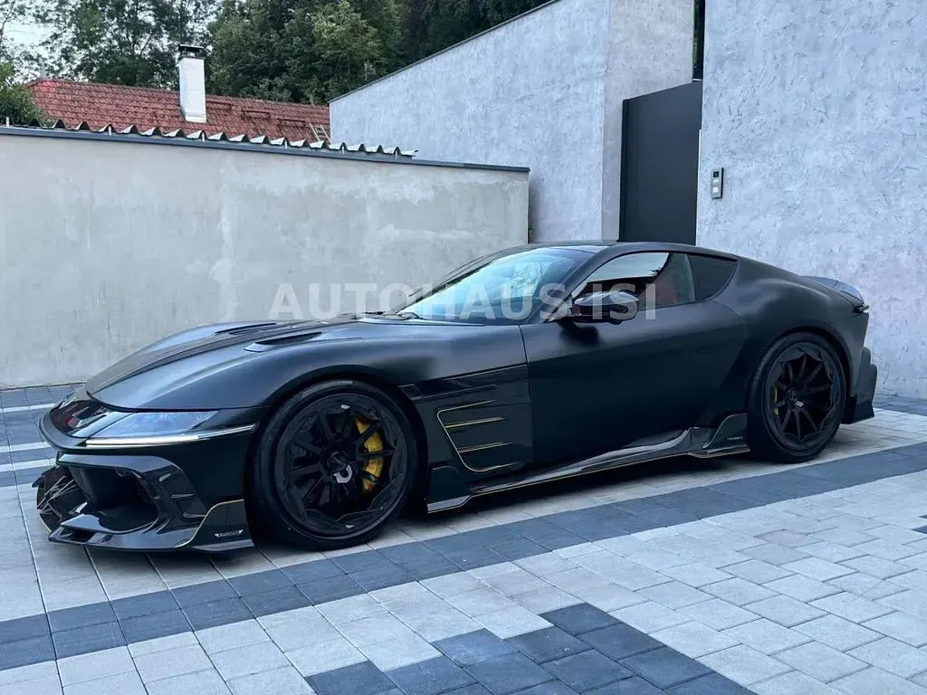Neu Ferrari 12 Cilindri 829 PS (609 kW) 2025 Schwarz Coupé