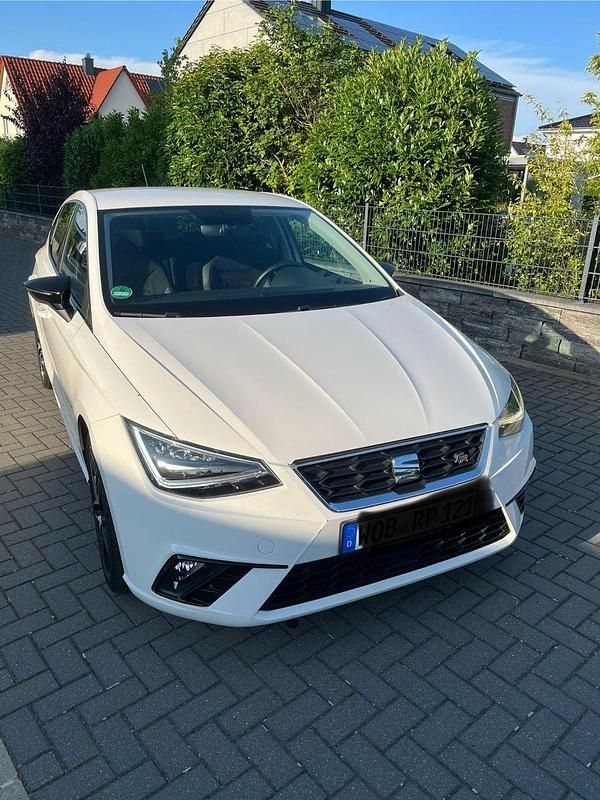Weiß Gebraucht 2017 Seat Ibiza FR Kleinwagen | 12.899 € (Fairer Preis) - Bild 1/4