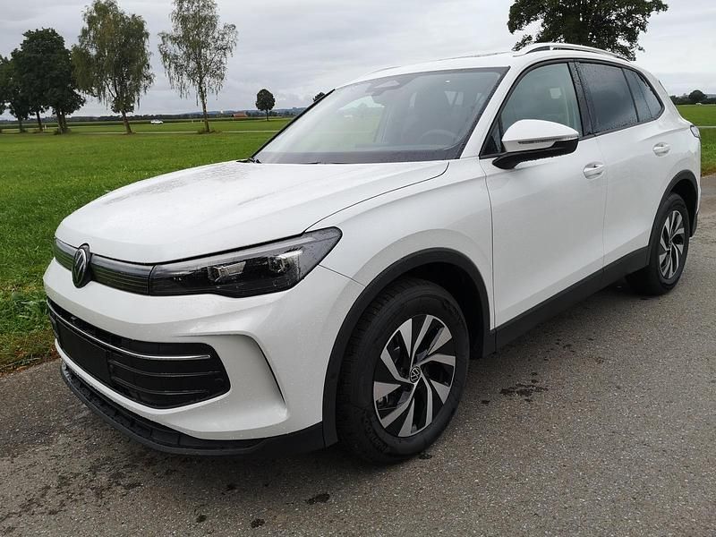 Onyx weiß perlmutteffekt Neu 2025 VW Tiguan Life SUV | 45.490 € (Fairer Preis) - Bild 1/4