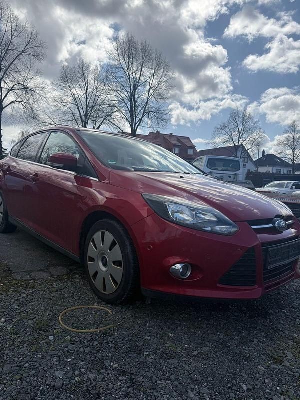 Gebraucht Ford Focus Titanium 163 PS (119 kW) 2014 Rot Kombi