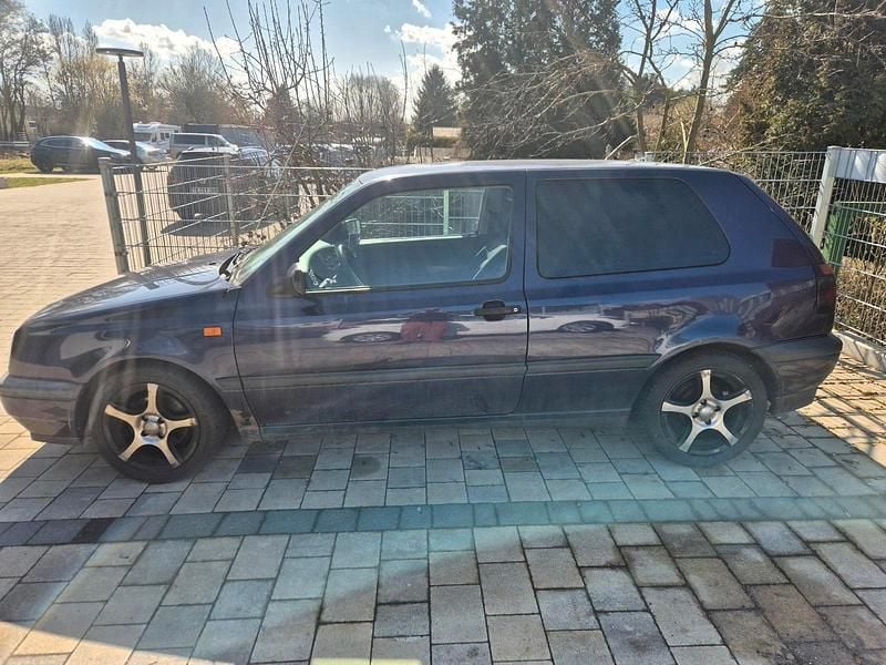 Gebraucht VW Golf III 90 PS (66 kW) 1995 Blau Kleinwagen