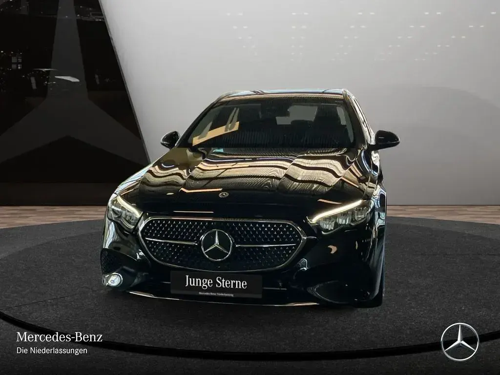 Gebraucht Mercedes E220 Advanced 197 PS (144 kW) 2025 Schwarz Limousine