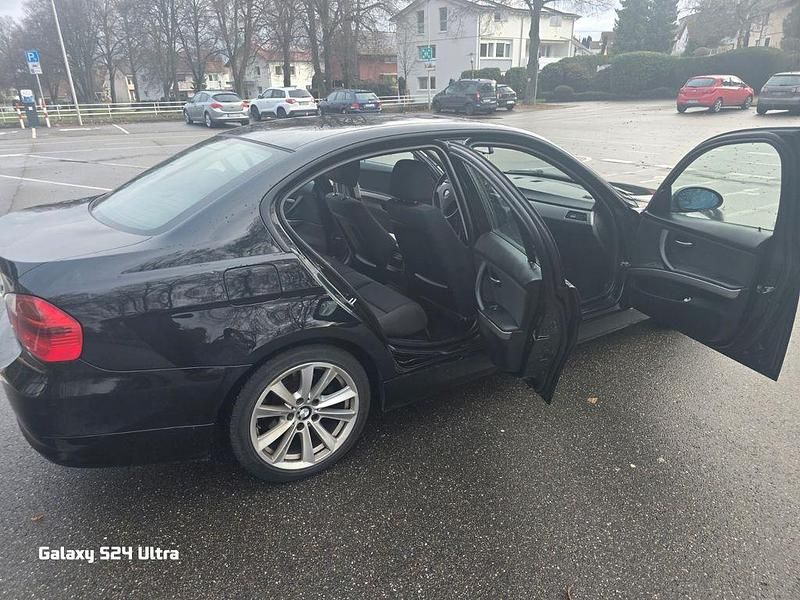 Gebraucht BMW 320 150 PS (110 kW) 2005 Schwarz Limousine
