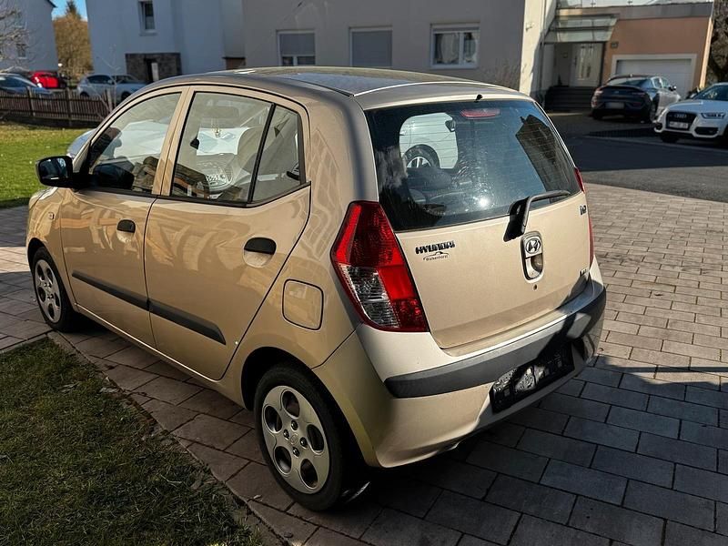 Gebraucht Hyundai i10 77 PS (56 kW) 2009 Beige Kleinwagen