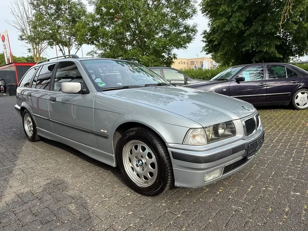 Gebraucht BMW 318 116 PS (85 kW) 1997 Grau Kombi