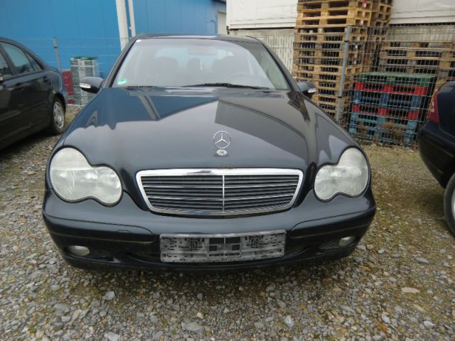 Gebraucht Mercedes C200 163 PS (119 kW) 2001 Schwarz metallic Limousine
