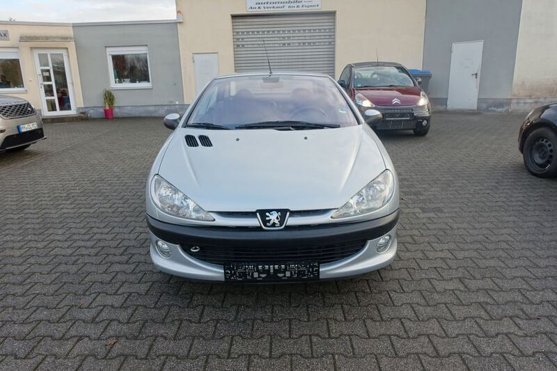 Gebraucht Peugeot 206 CC 109 PS (80 kW) 2003 Grau Cabrio