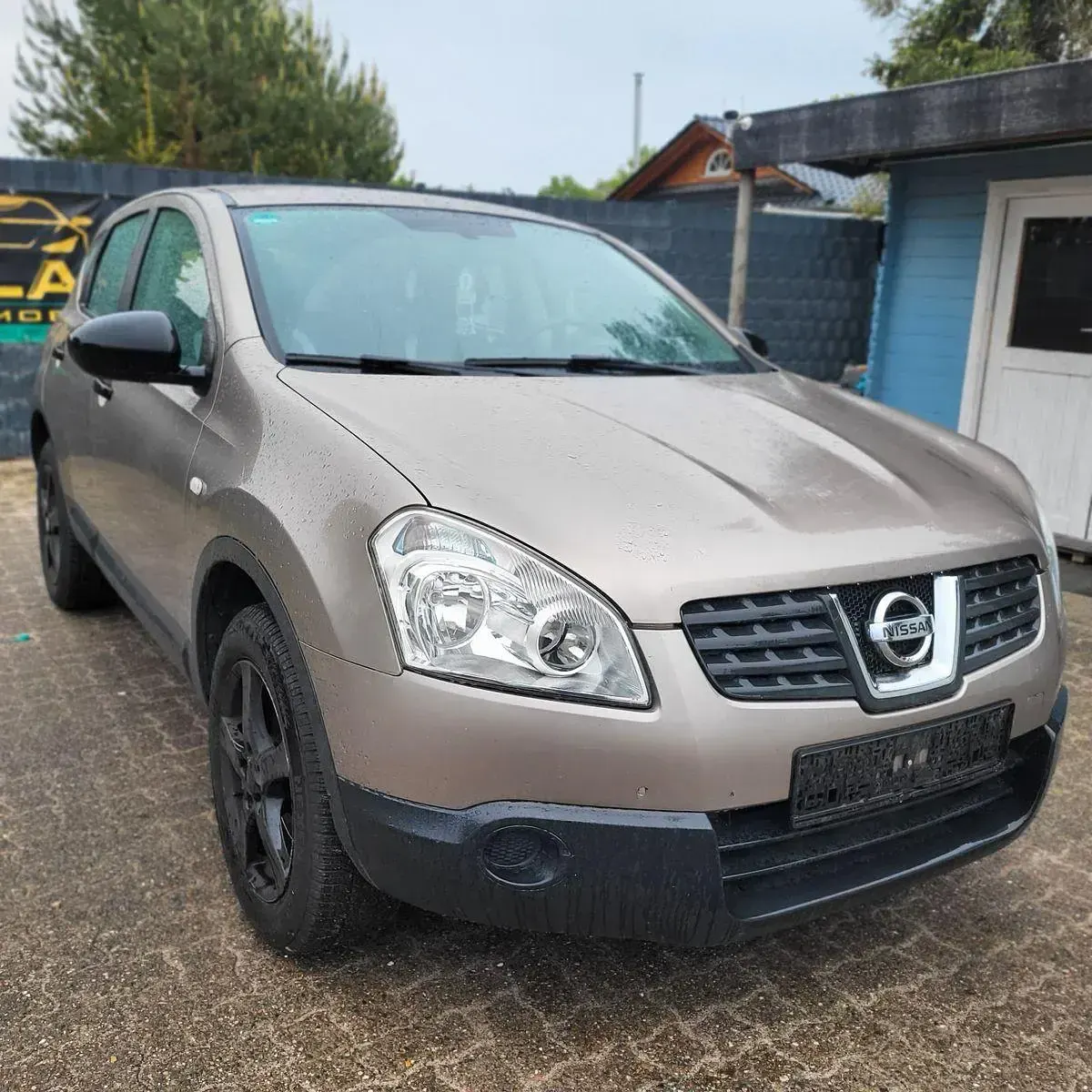 Gebraucht Nissan Qashqai Visia 114 PS (83 kW) 2010 Gold SUV
