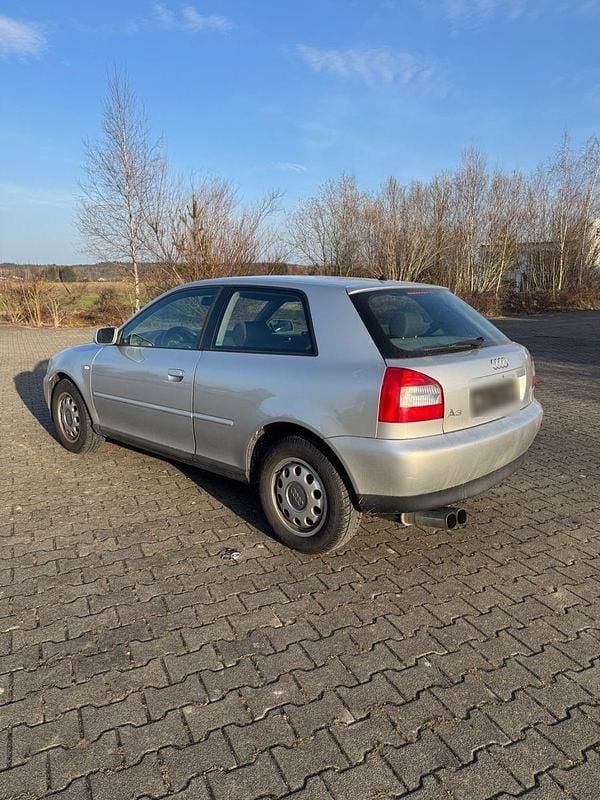 Gebraucht Audi A3 Attraction 102 PS (75 kW) 2002 Silber Kleinwagen
