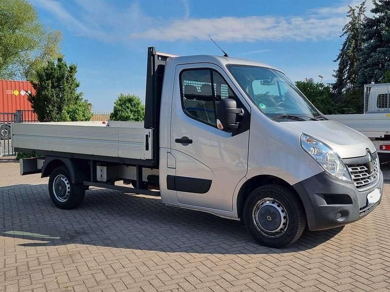Grau Gebraucht 2018 Renault Master Van | 18.880 € (Etwas zu teuer) - Bild 1/4