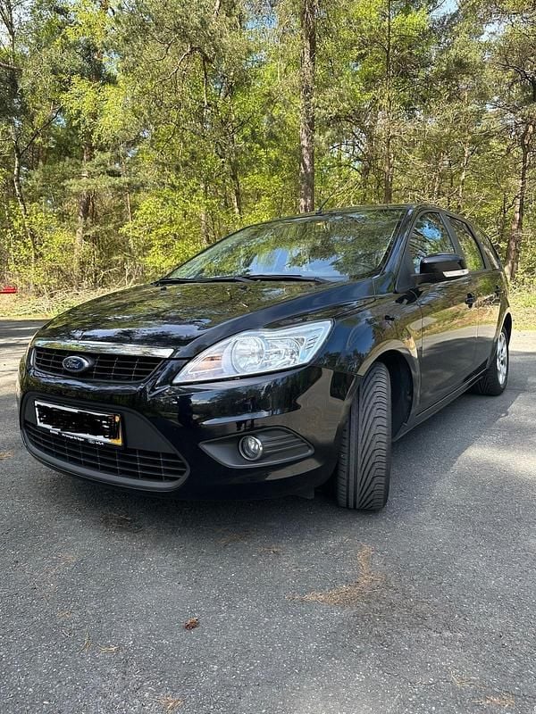 Second-hand Ford Focus 101 CP (74 kW) 2011 Negru Break