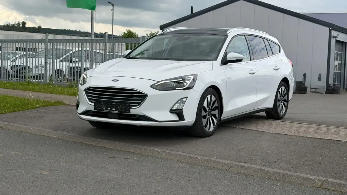 Używany Ford Focus Cool & Connect 150 KM (110 kW) 2020 Biały Kombi