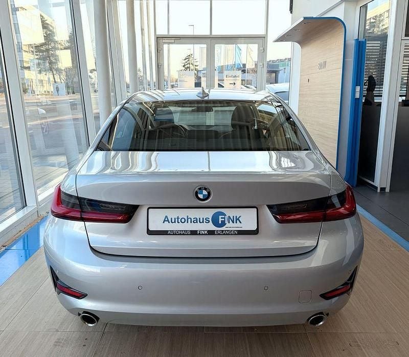 Gebraucht BMW 330 Advantage 258 PS (189 kW) 2020 Silber Limousine
