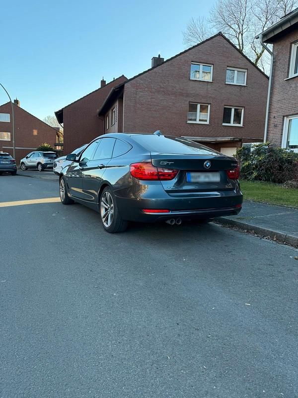 Gebraucht BMW 320 Gran Turismo 184 PS (135 kW) 2016 Grau Limousine