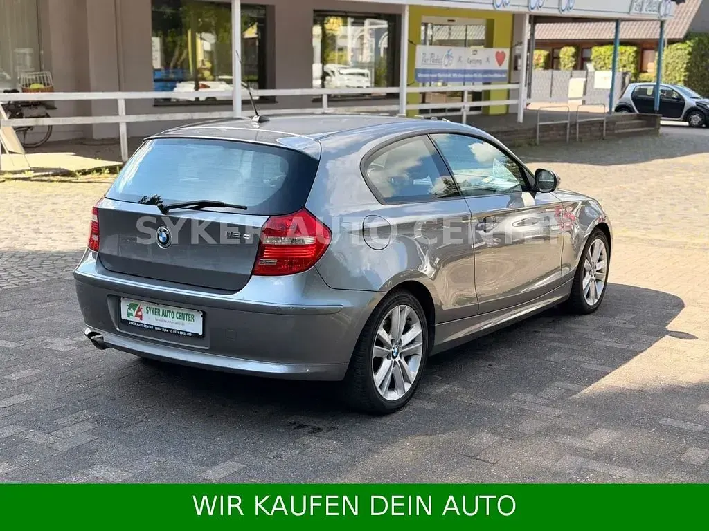 Gebraucht BMW 118 Sport Line 143 PS (105 kW) 2010 Grau Kleinwagen