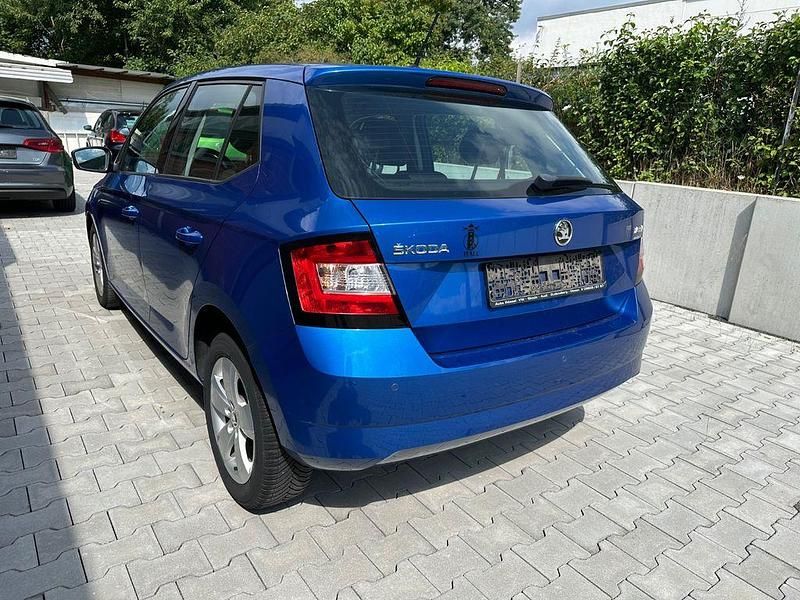 Gebraucht Skoda Fabia Style 90 PS (66 kW) 2016 Blau Kleinwagen