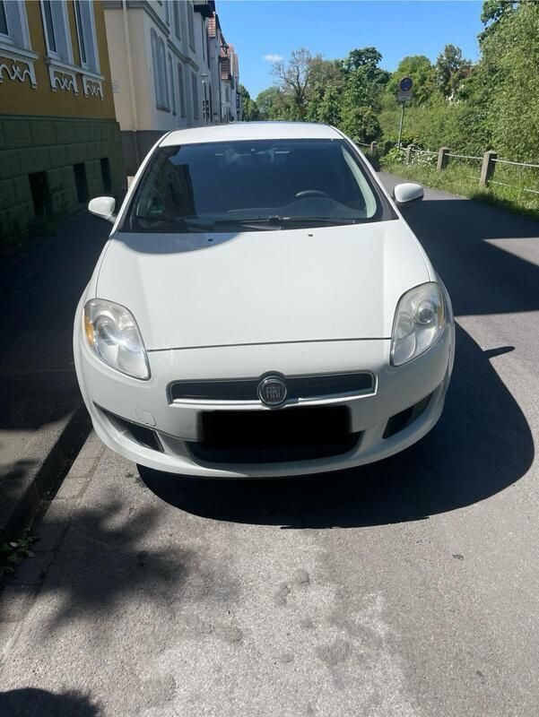 Weiß Gebraucht 2009 Fiat Bravo Kleinwagen | 2.000 € (Guter Preis) - Bild 1/4