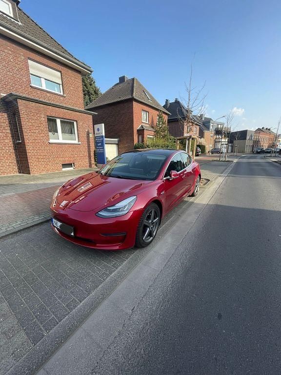Gebraucht Tesla Model 3 350 kW (476 PS) 2020 Rot Limousine
