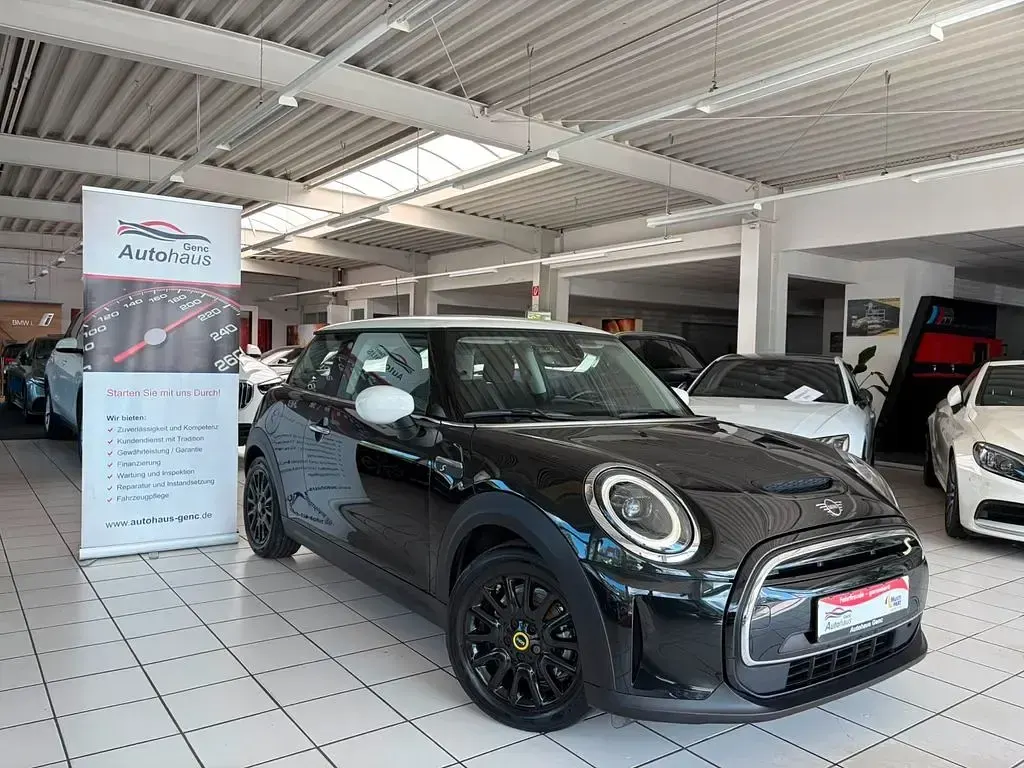 Gebraucht Mini Cooper SE Classic 135 kW (184 PS) 2023 Schwarz Kleinwagen