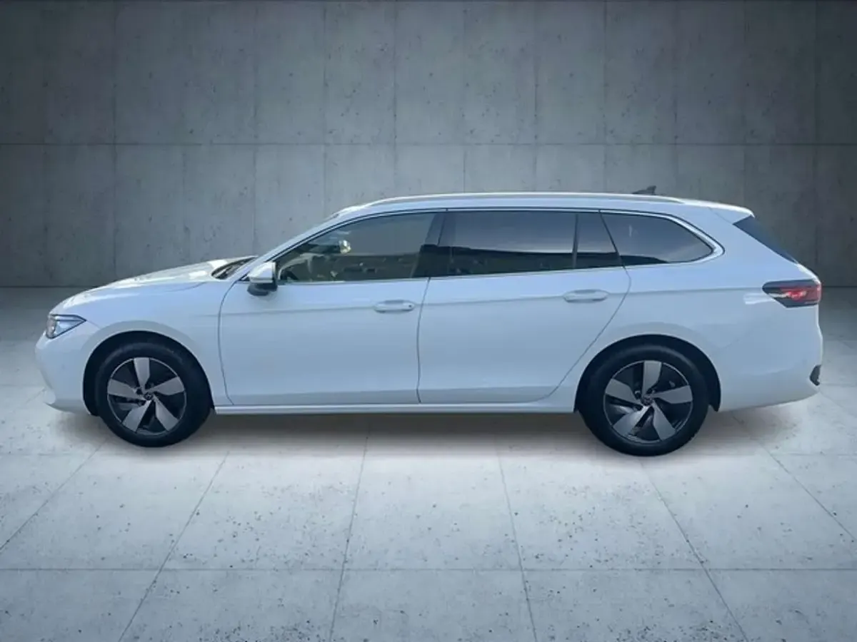 Gebraucht VW Passat Business 150 PS (110 kW) 2025 Weiß Kombi