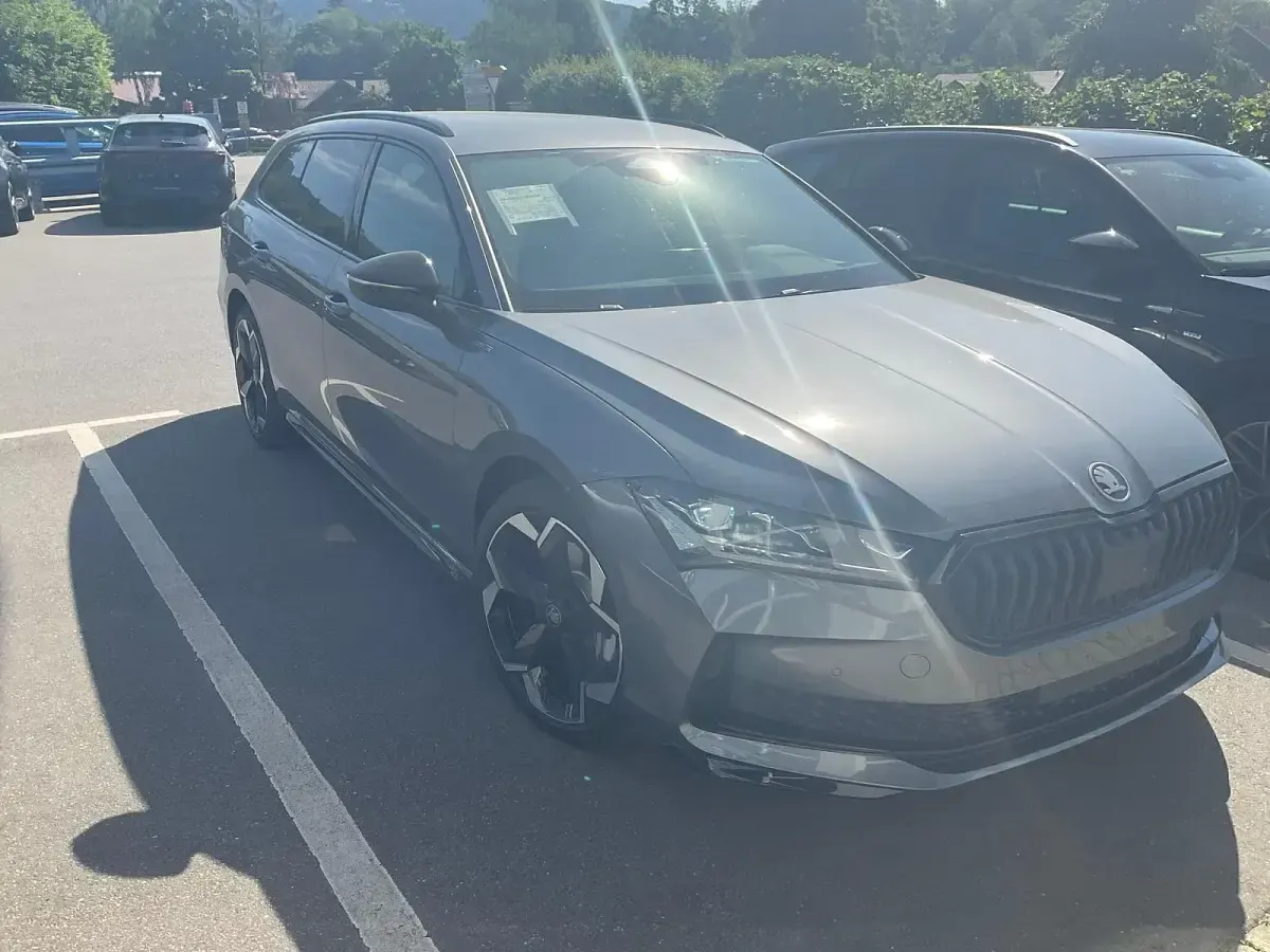 Gebraucht Skoda Superb SportLine 193 PS (141 kW) 2026 Kombi