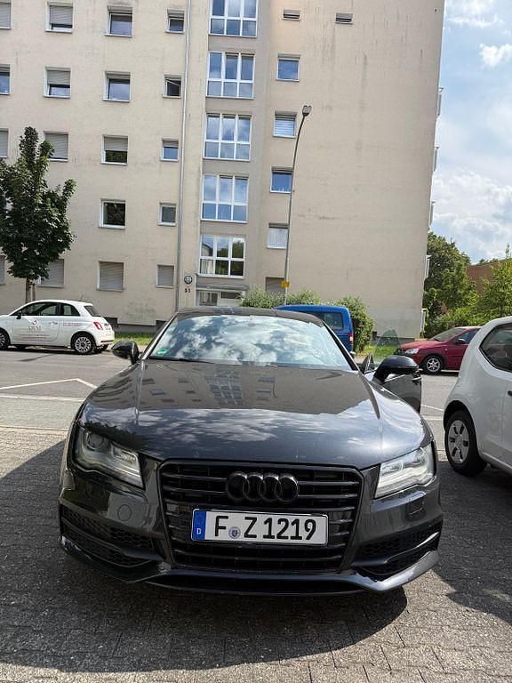 Schwarz Gebraucht 2011 Audi A7 Sportback Ambiente Kleinwagen | 13.400 € (Guter Preis) - Bild 1/4